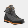 Ein grauer Haix Ramble GTX-Schuh mit orangefarbenen Akzenten, schwarzer Zehenkappe und profilierter Sohle vor hellem Hintergrund.
